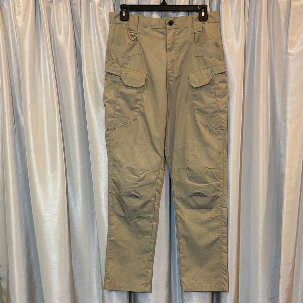 Women’s Tactical Cargo Pants, size small, like new!
